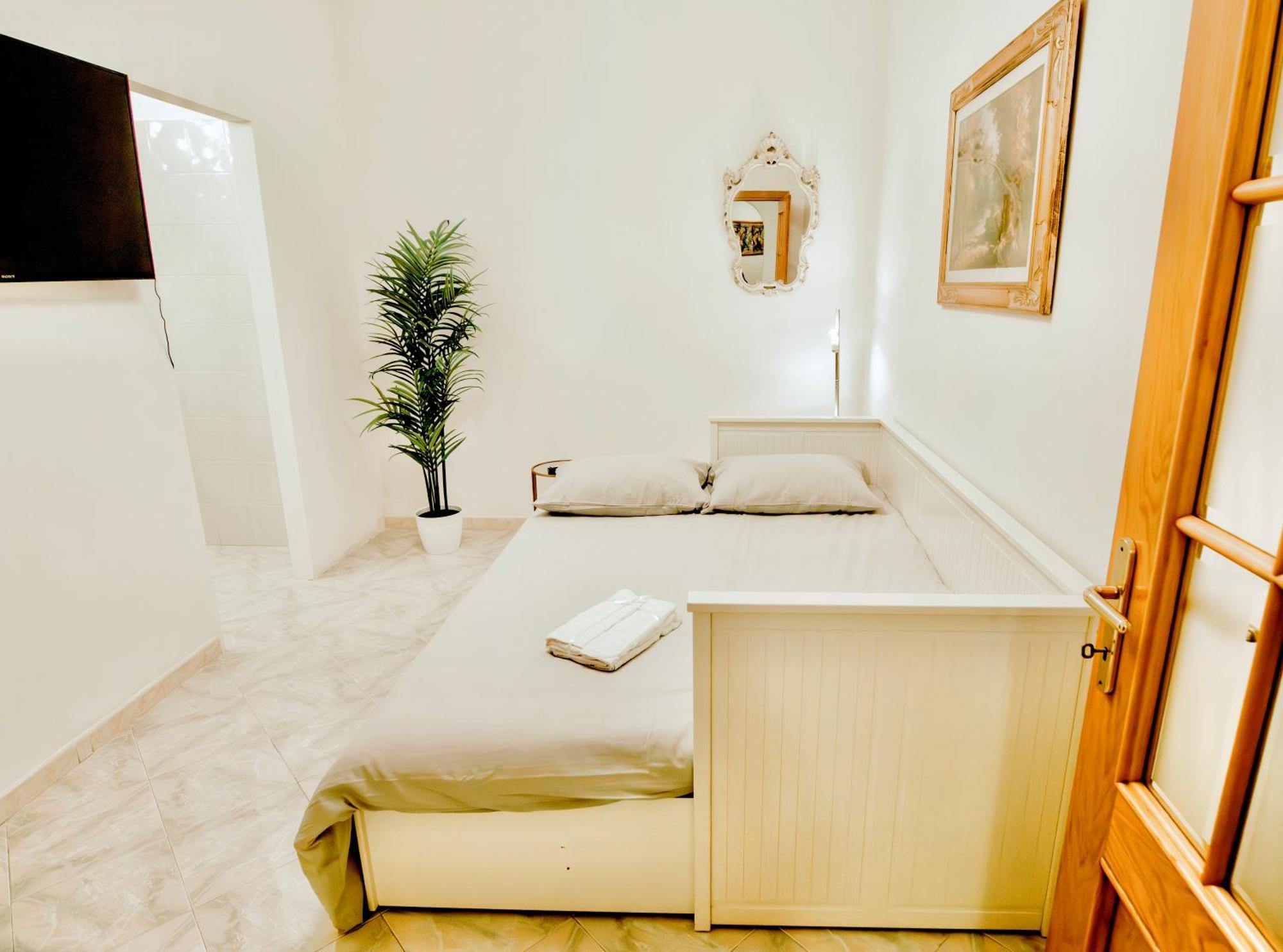 Golden Luxury Home - San Giovanni - 10 Min To Basilica Of San Giovanni - 25 Min To Colosseum روما المظهر الخارجي الصورة