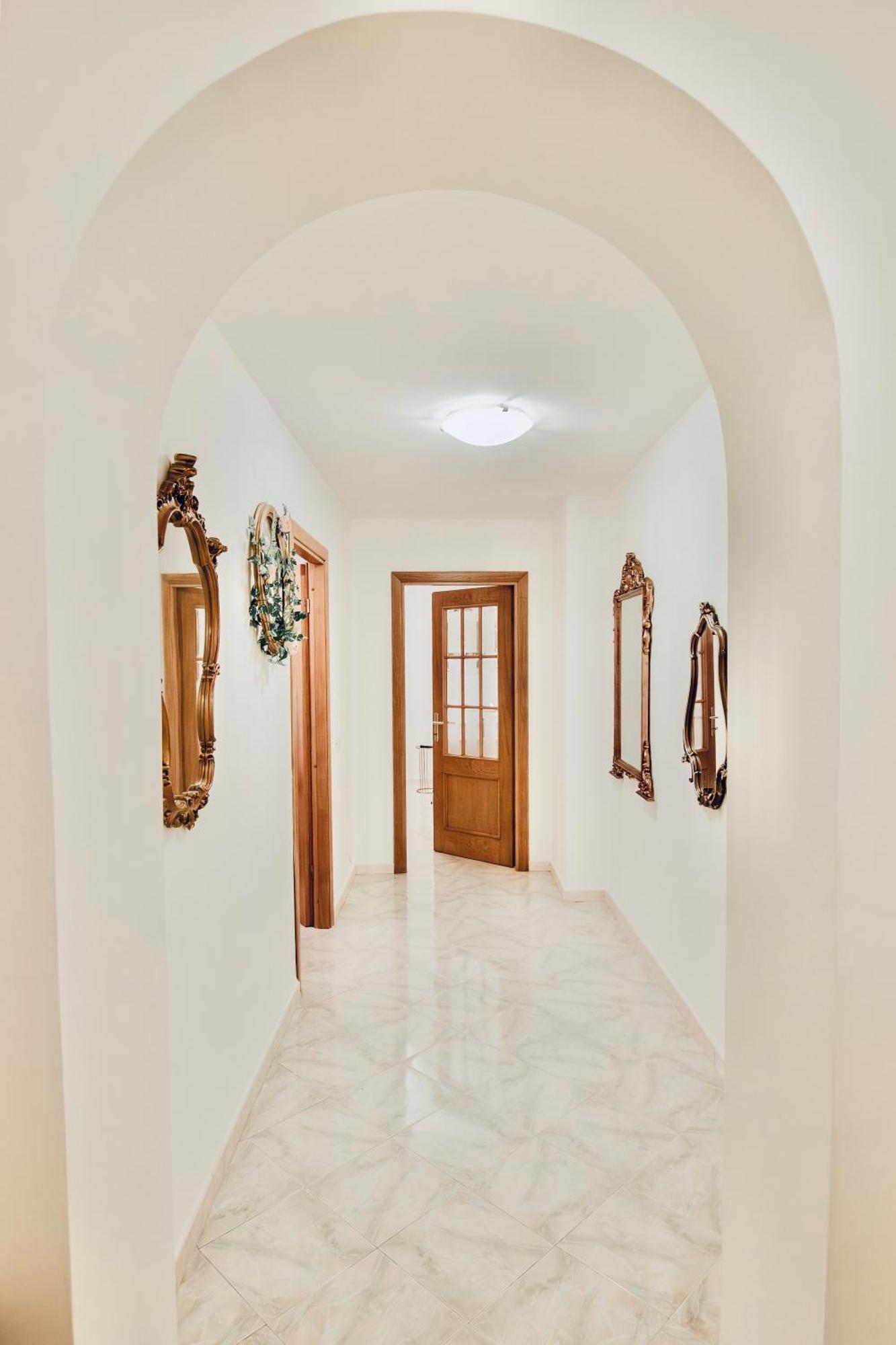 Golden Luxury Home - San Giovanni - 10 Min To Basilica Of San Giovanni - 25 Min To Colosseum روما المظهر الخارجي الصورة